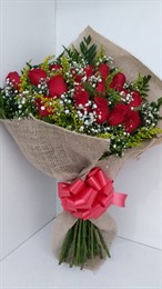 Bouquet 24 rosas vermelhas na juta